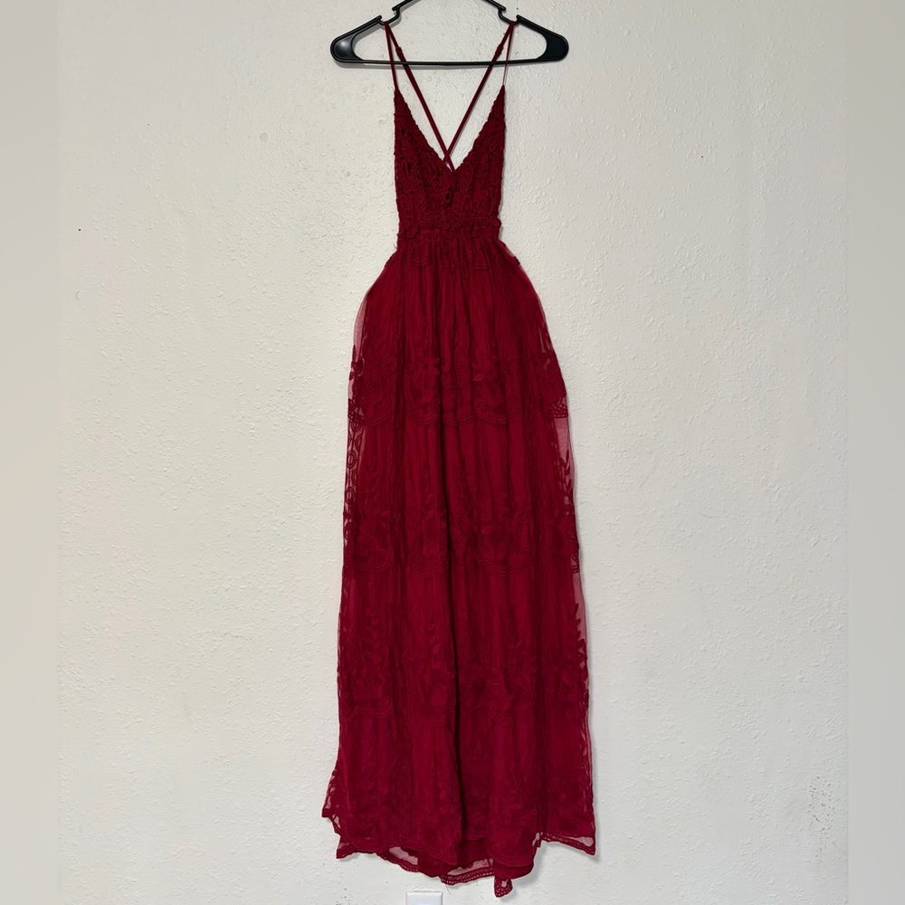 Chic Burgundy Lace Maxi Dress